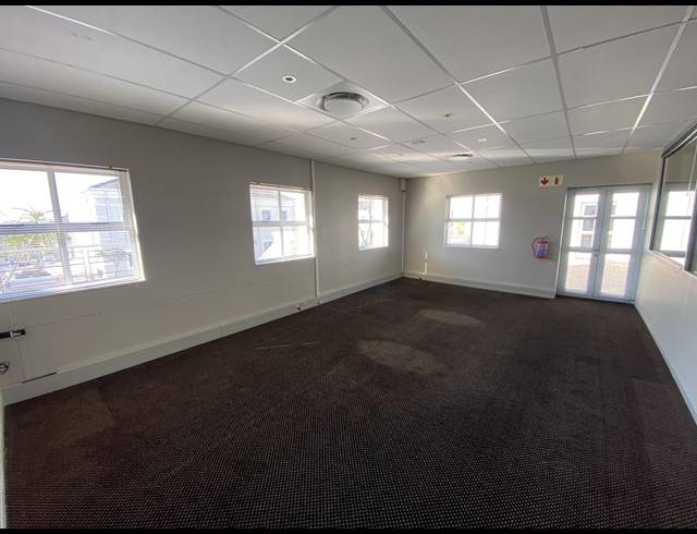 147M² OFFICE TO LET IN STEENBERG